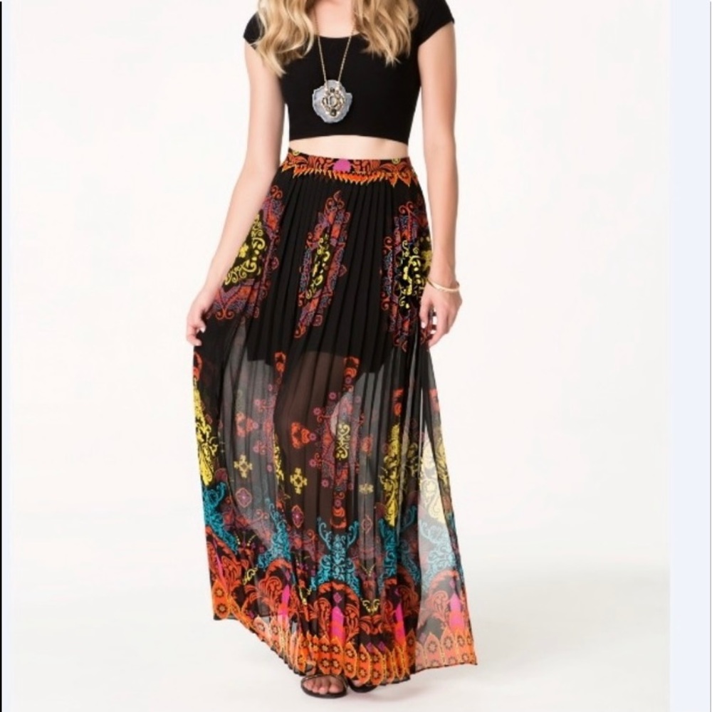 BEBE🌼Maxi Skirt